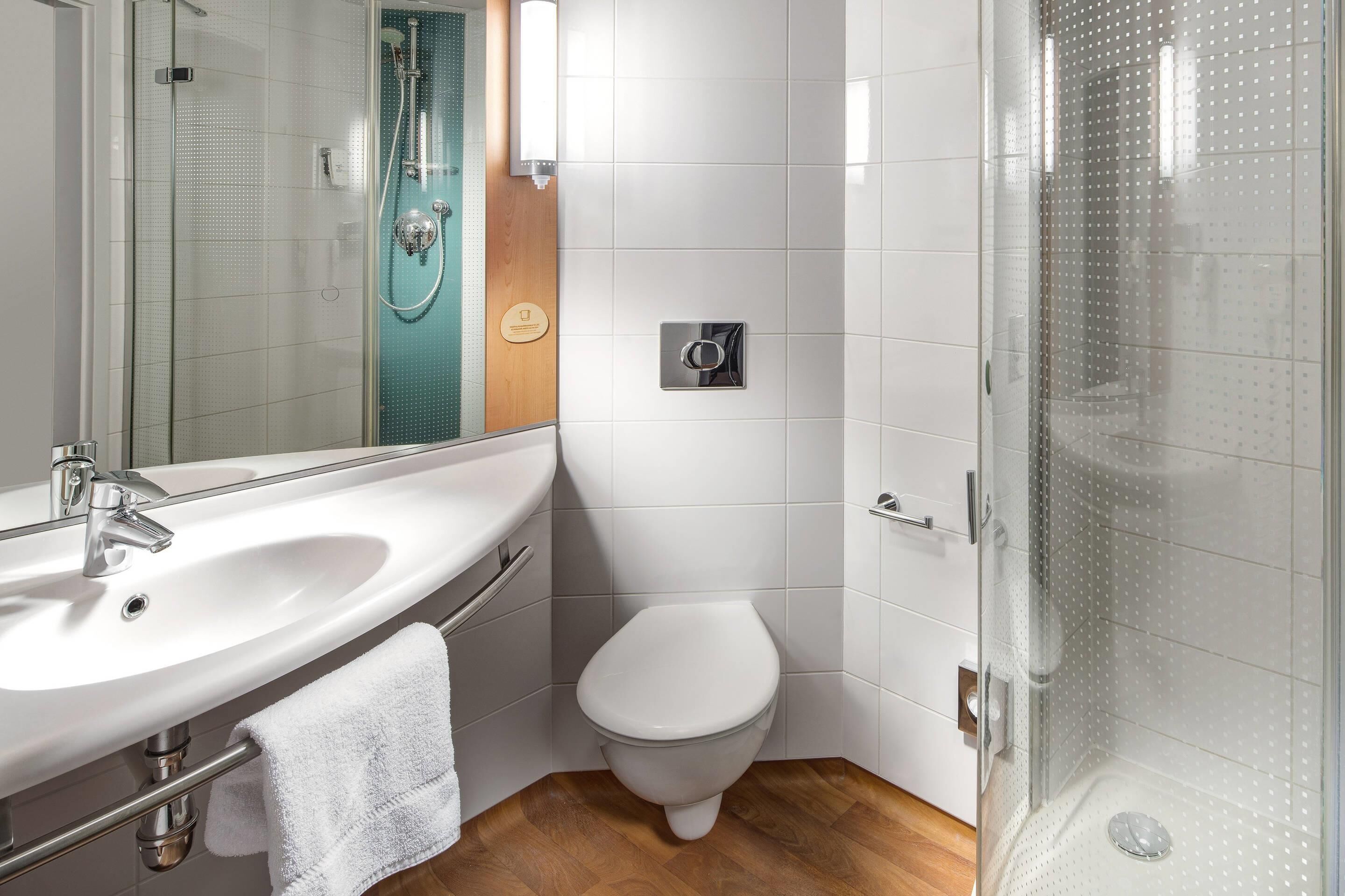 Standard Room, 2 Twin Beds, Non Smoking | Select Comfort beds, desk, soundproofing, free cribs/infant beds