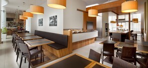 Free daily continental breakfast  - Comfort Hotel Olomouc Centre (Olomouc)