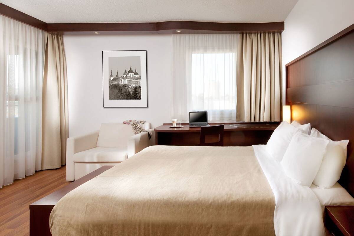 Select Comfort beds, desk, soundproofing, free cots/infant beds