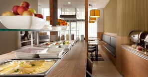 Free daily continental breakfast  - Comfort Hotel Olomouc Centre (Olomouc)