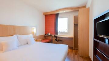 Habitación estándar, 1 cama de matrimonio, no fumadores | Colchones Select Comfort, escritorio, sistema de insonorización