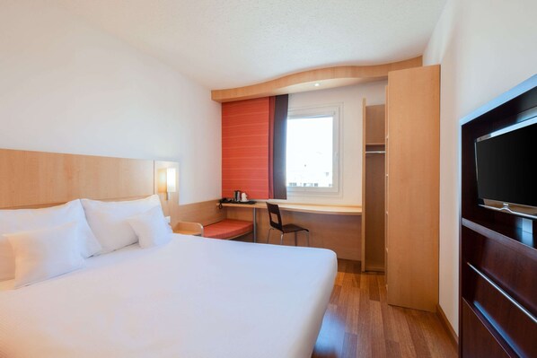 Standard Room, 1 Queen Bed, Non Smoking