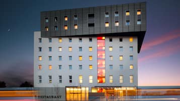 Vista frontal de la propiedad