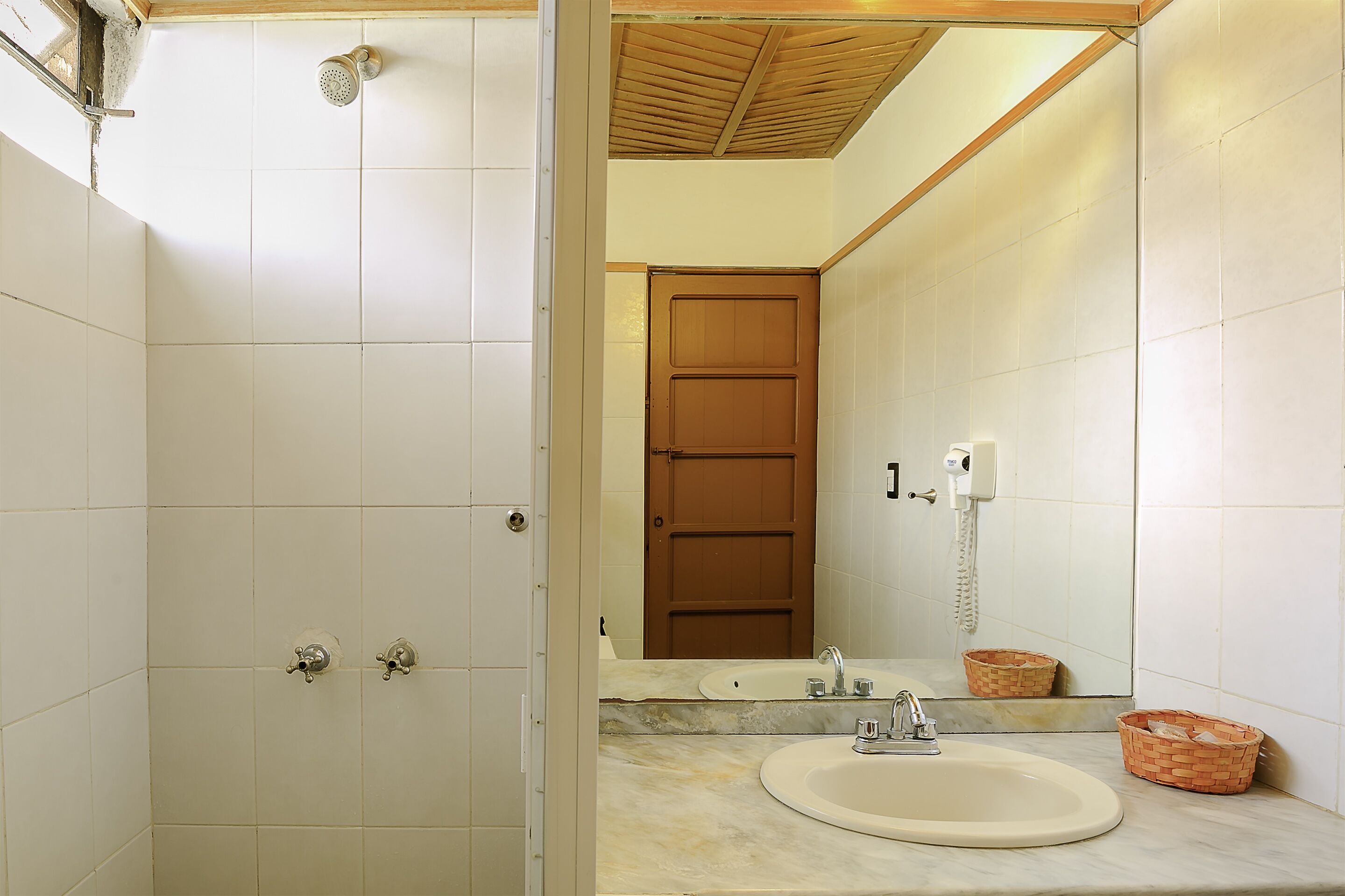 superior double room | bathroom | shower, free toiletries, hair dryer, towels