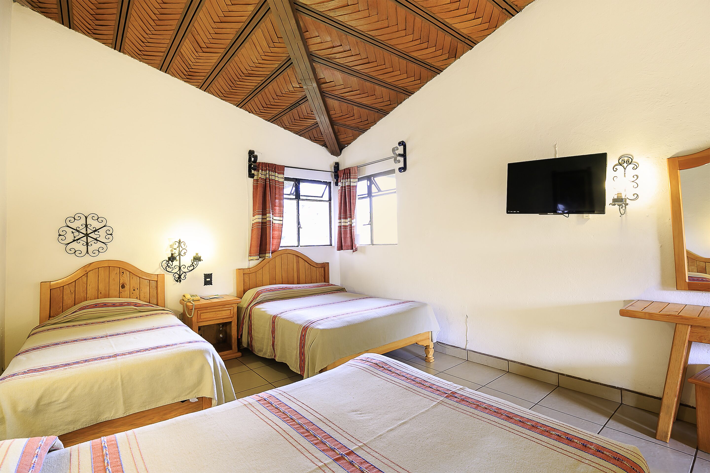 triple room, 3 single beds | 1 bedroom, in-room safe, iron/ironing board, free wifi