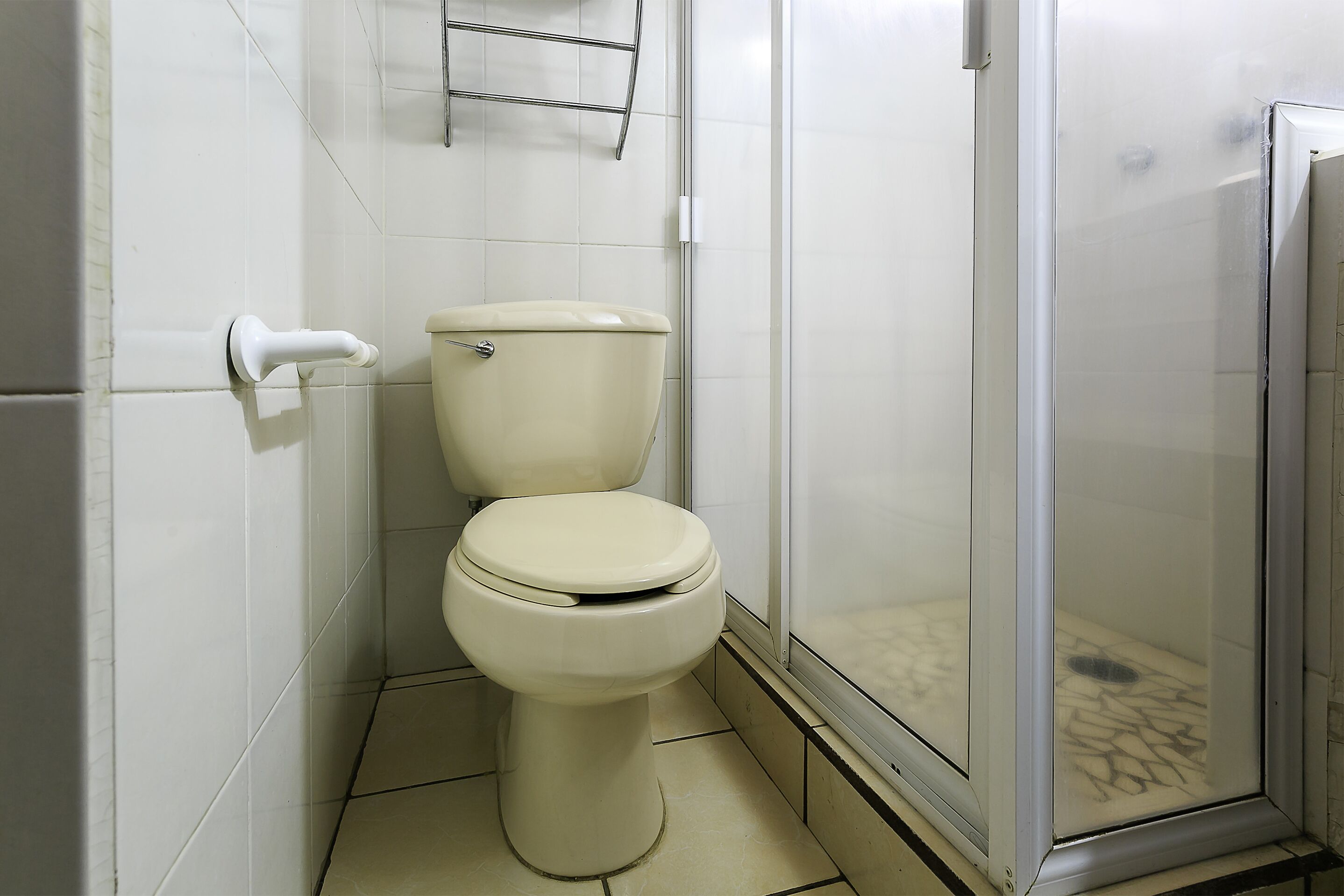 triple room, 3 single beds | bathroom | shower, free toiletries, hair dryer, towels