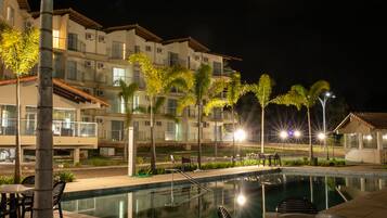 Outdoor pool, sun loungers