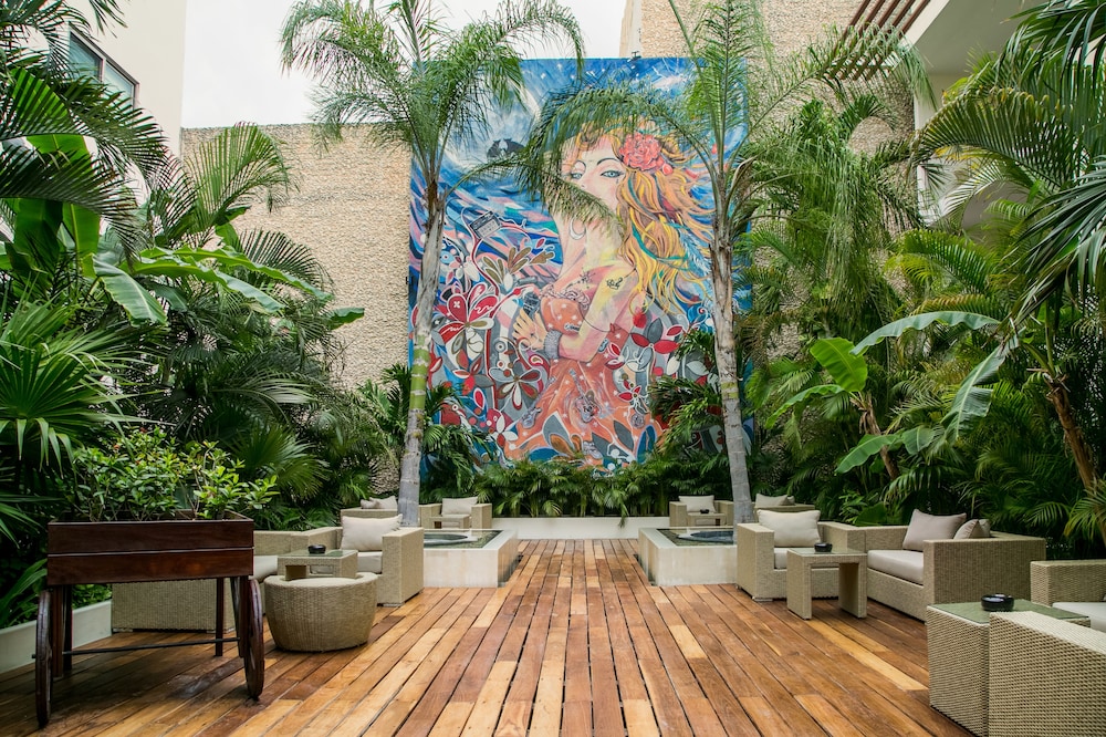 The Palm at Playa by null