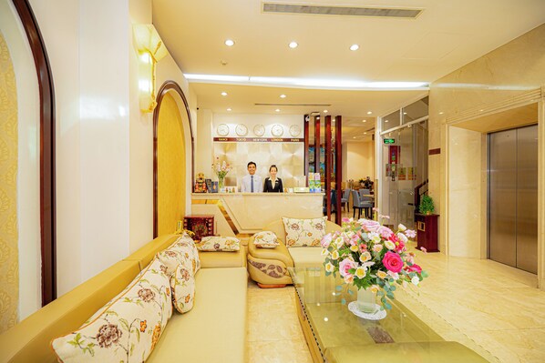 Lobby sitting area - Cap Town Hotel (Ho Chi Minh City)