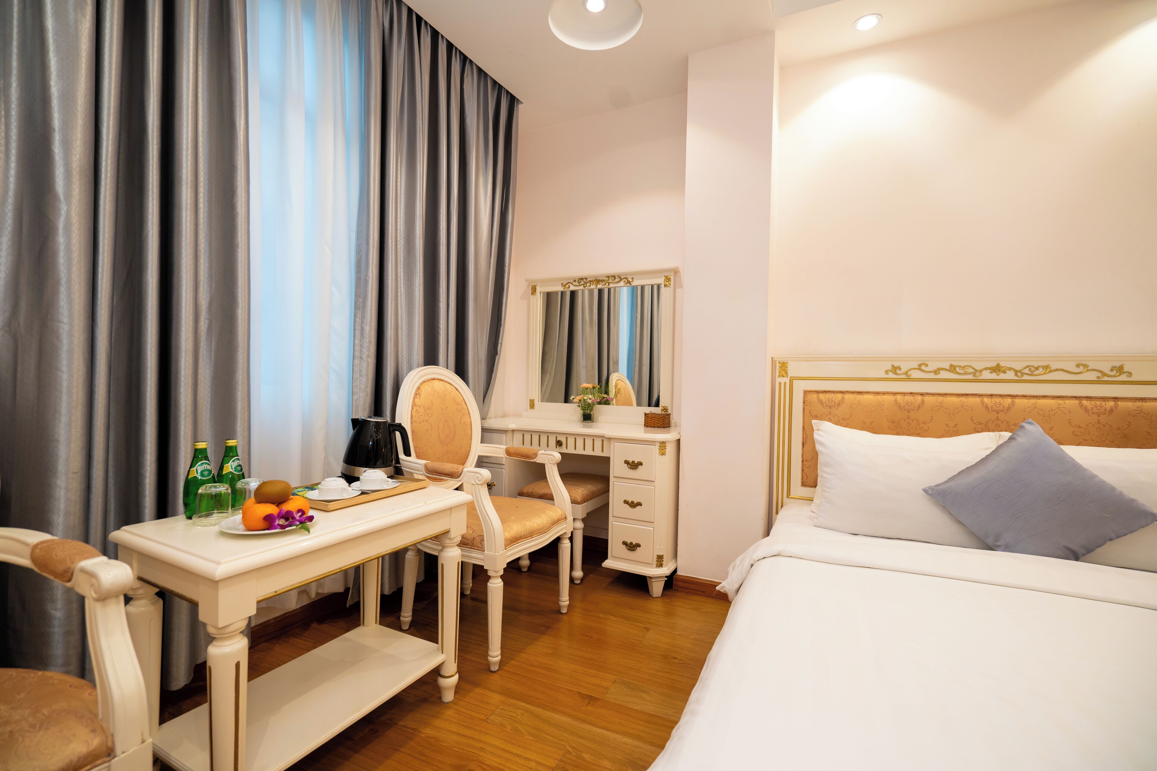 family city view | 1 bedroom, minibar, in-room safe, desk