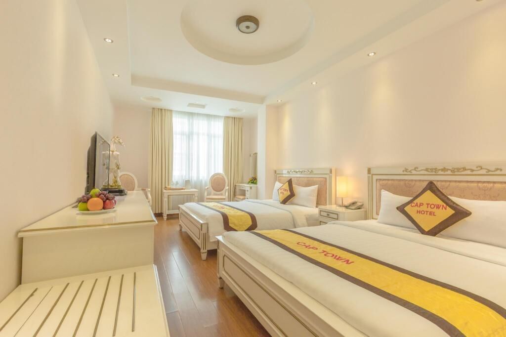 Minibar, in-room safe, desk, iron/ironing board