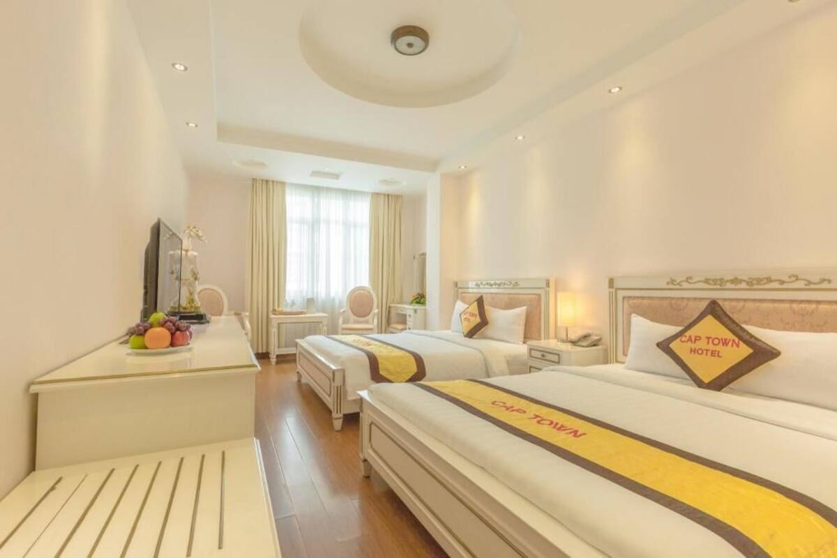 Minibar, in-room safe, desk, iron/ironing board