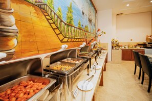 Daily buffet breakfast for a fee - Cap Town Hotel (Ho Chi Minh City)