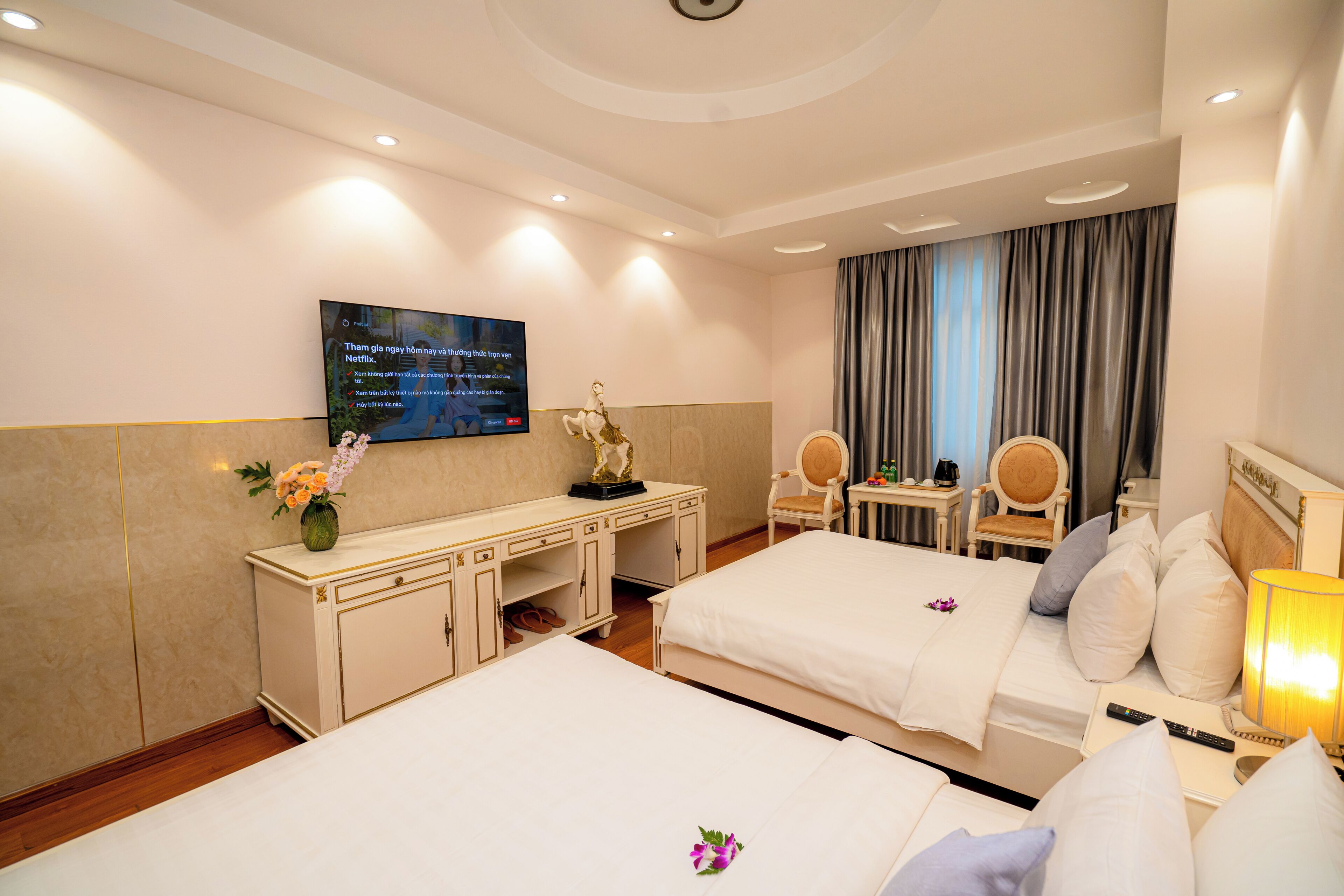 family city view | 1 bedroom, minibar, in-room safe, desk