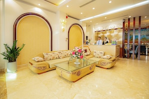 Lobby sitting area - Cap Town Hotel (Ho Chi Minh City)