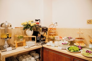 Daily buffet breakfast for a fee