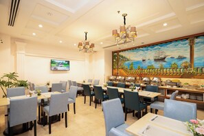 Daily buffet breakfast for a fee - Cap Town Hotel (Ho Chi Minh City)