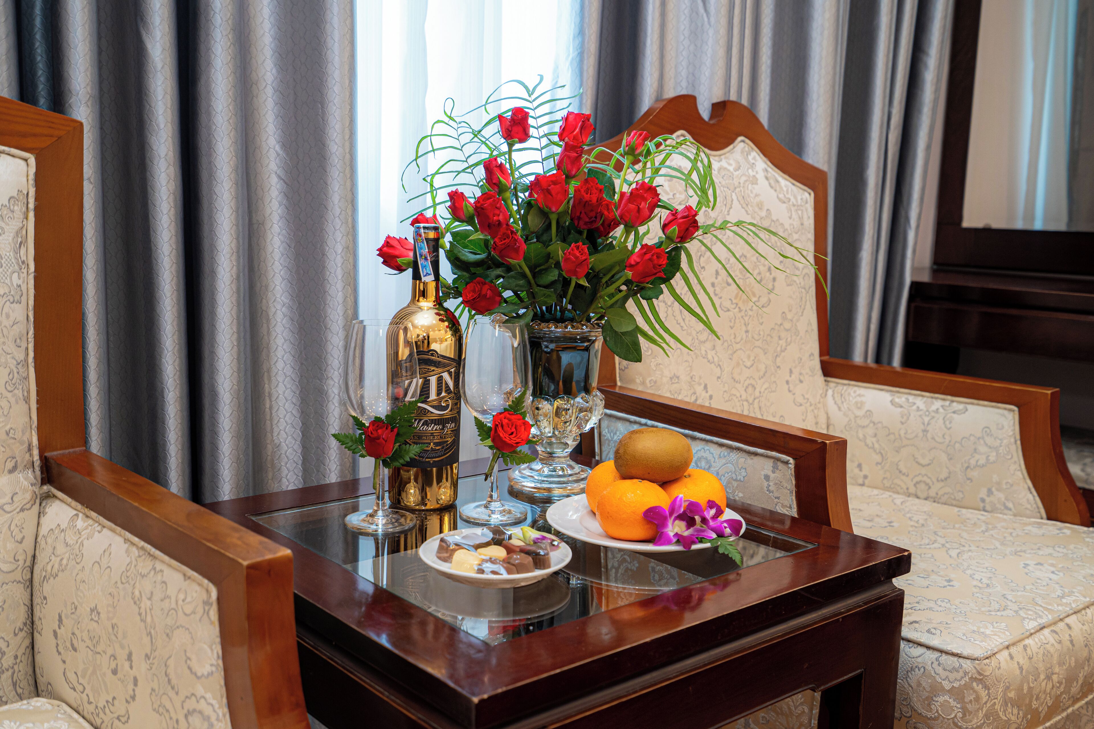 deluxe city view | champagne service