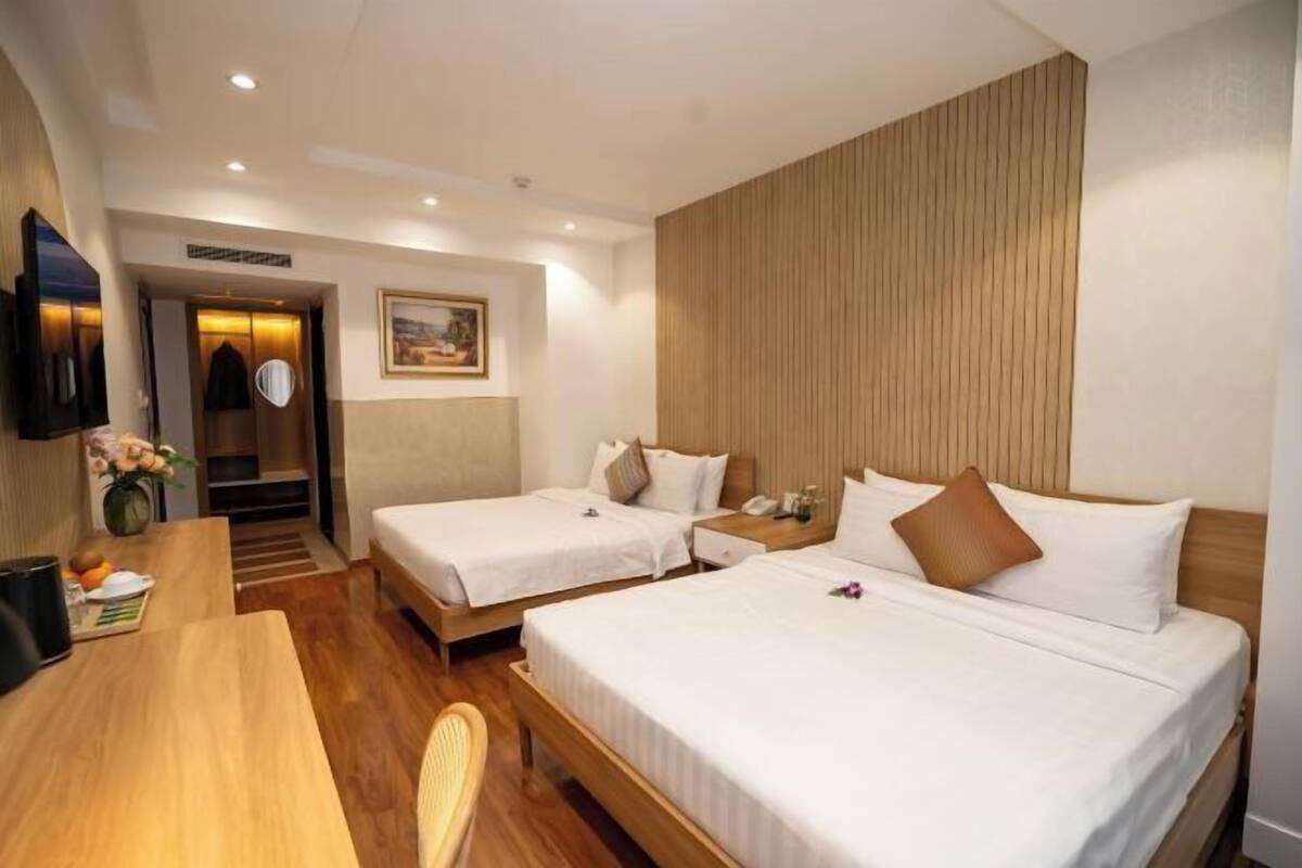 Minibar, in-room safe, desk, iron/ironing board (on request)