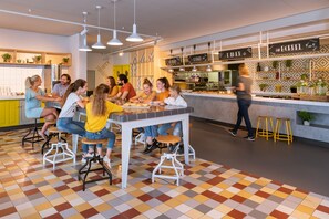 Se sirven desayunos y cenas 