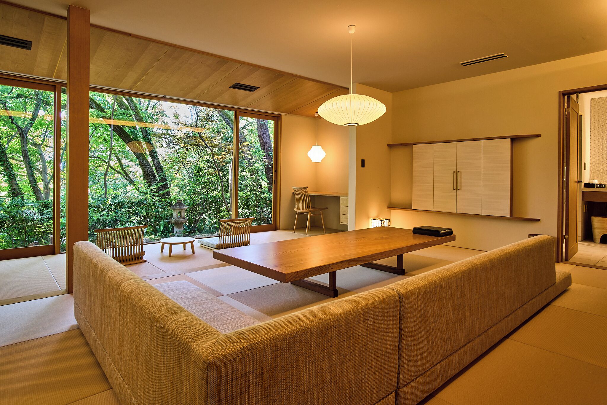 Phòng dành cho gia đình, 2 phòng ngủ, không hút thuốc (JP Western style, Private bathroom) | Minibar với thức uống miễn phí, két bảo mật tại phòng 