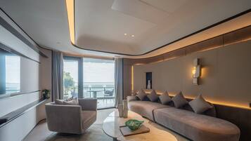 Premium bedding, minibar, in-room safe, soundproofing