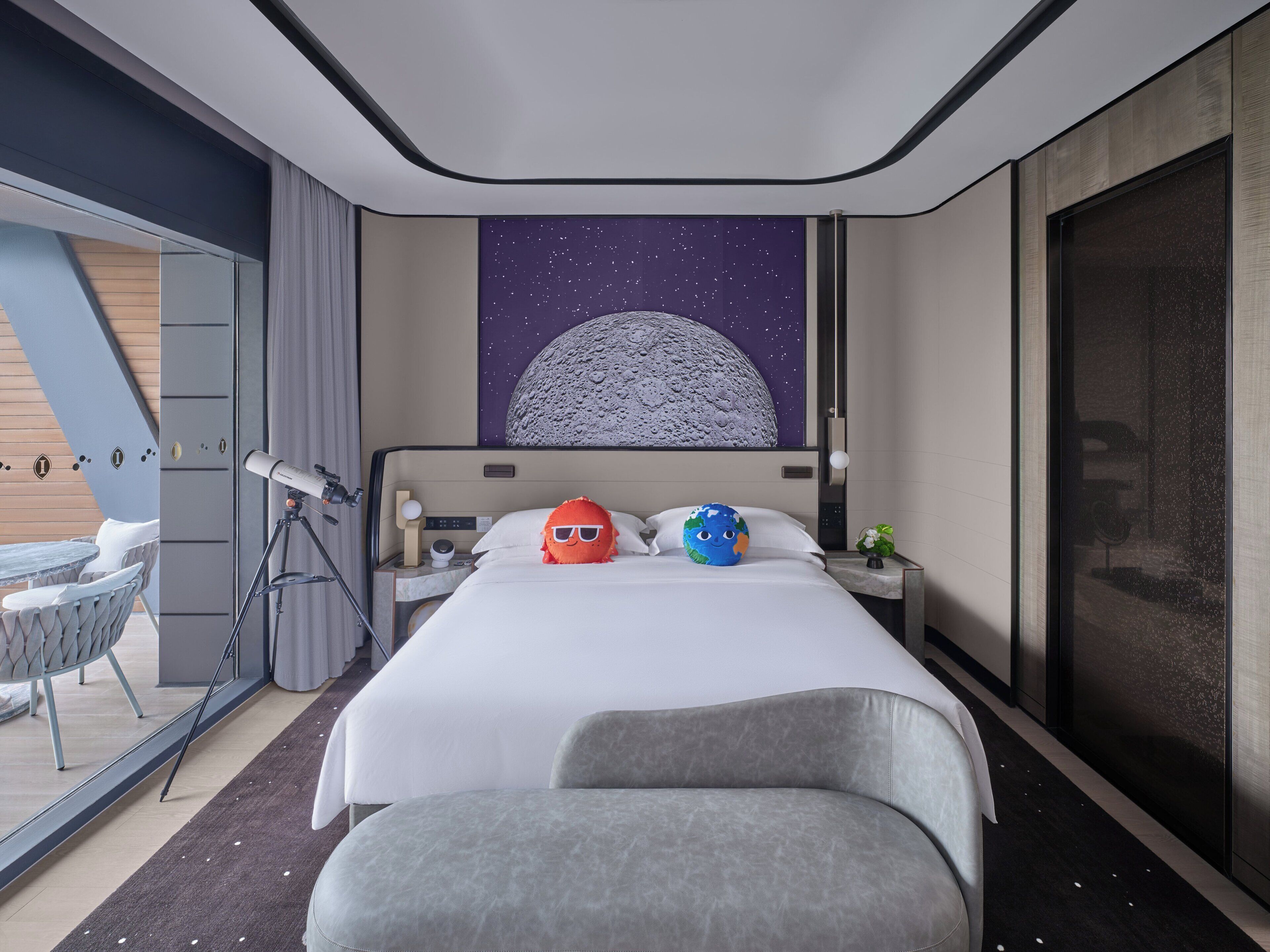 Ropa de cama de alta calidad y minibar 