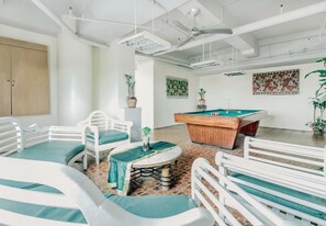 Billiards - Greenhills Elan Hotel Modern (San Juan)