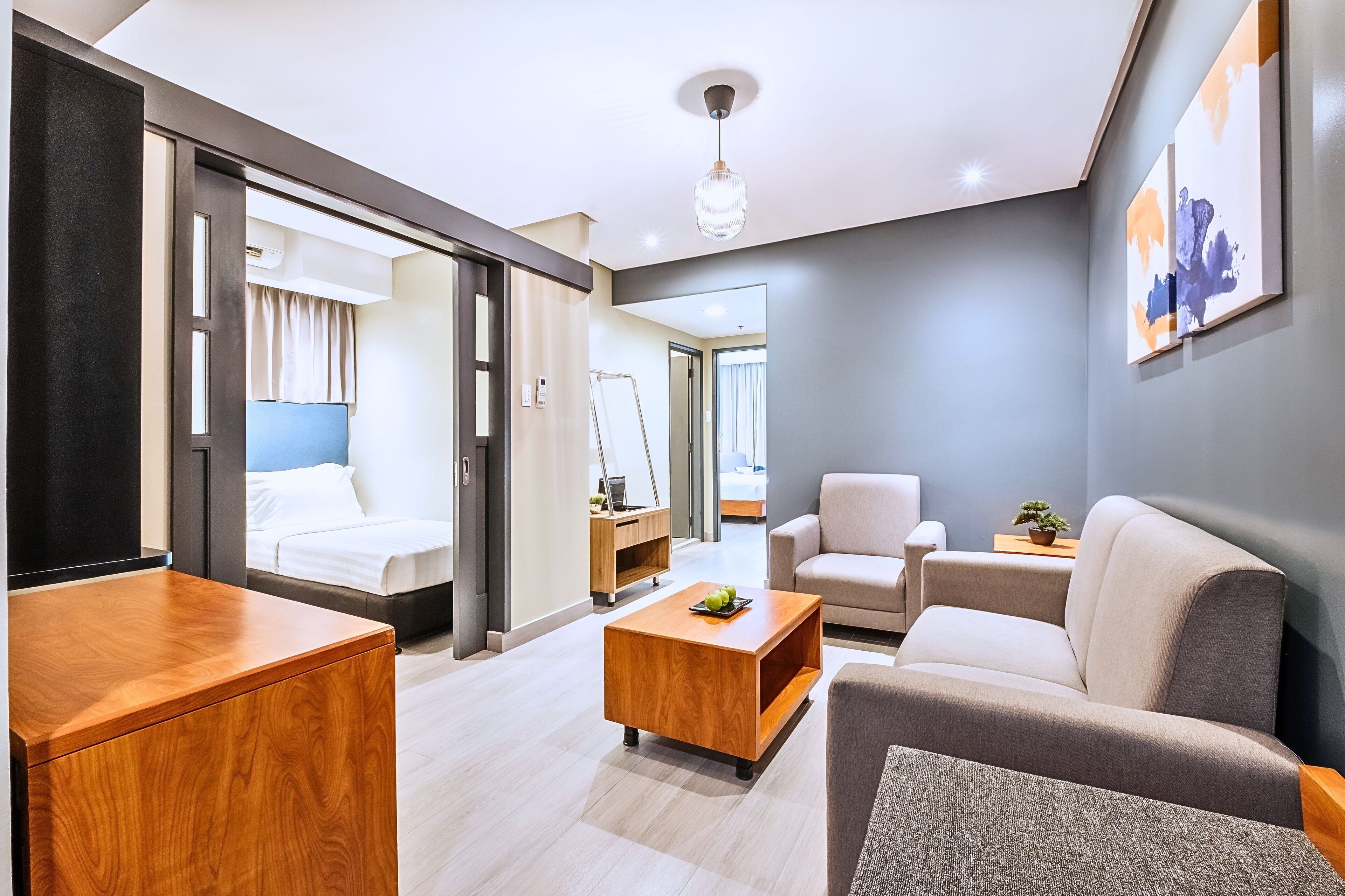 Premium bedding, minibar, in-room safe, desk