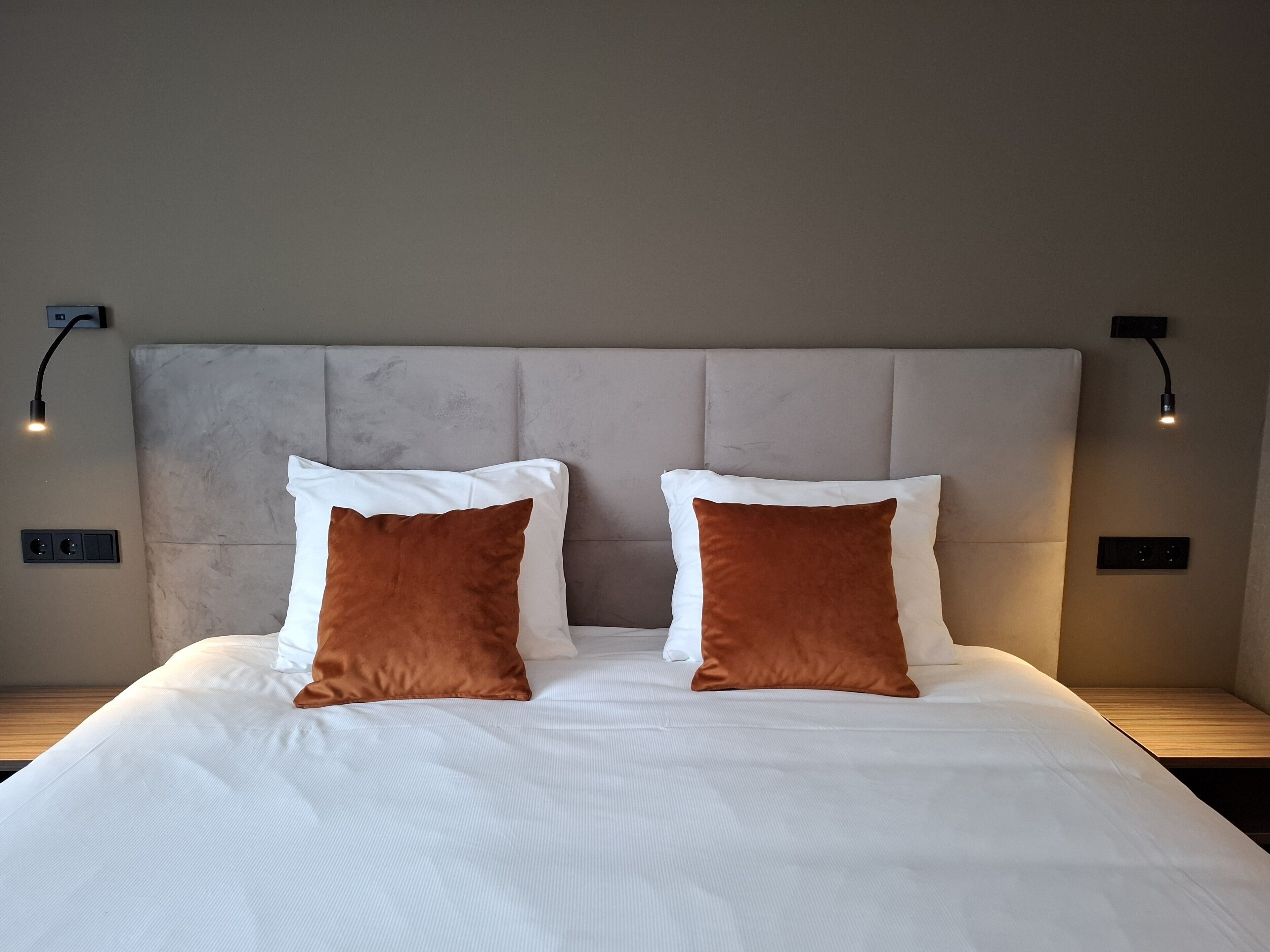 deluxe double room | 1 bedroom, hypo-allergenic bedding, laptop workspace, blackout curtains