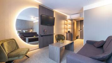 تلفزيون إل سي دي، ألعاب للصغار