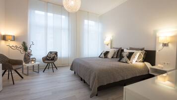 Comfort Double Room, 1 Bedroom, Bathtub | 1 bedroom, memory-foam beds, in-room safe, individually decorated