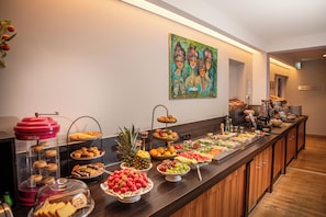 Dagelijks ontbijtbuffet (EUR 17.95 per persoon)