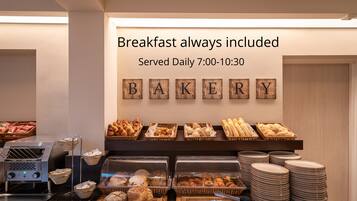 Petit déjeuner buffet (17.95 EUR par personne)