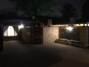 Parkir mandiri gratis