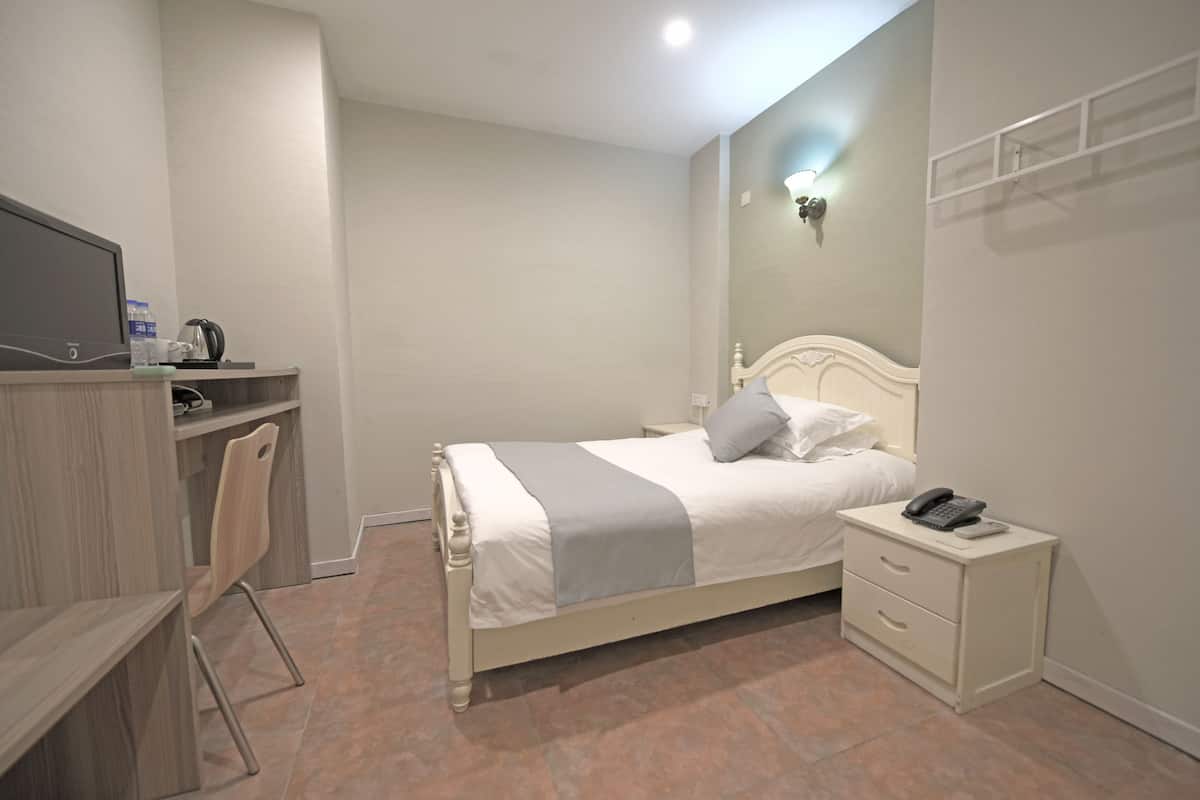 Standard Room, 1 Double Bed (no windows) | In-room safe, soundproofing, iron/ironing board, WiFi (free)