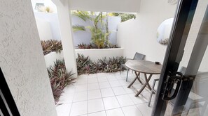 Studio, 1 Queen Bed | Terrace/patio