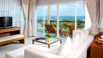 Family Suite | 1 bedroom, hypo-allergenic bedding, minibar, in-room safe