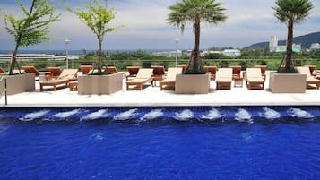 Indoor pool, 3 outdoor pools, pool umbrellas, sun loungers