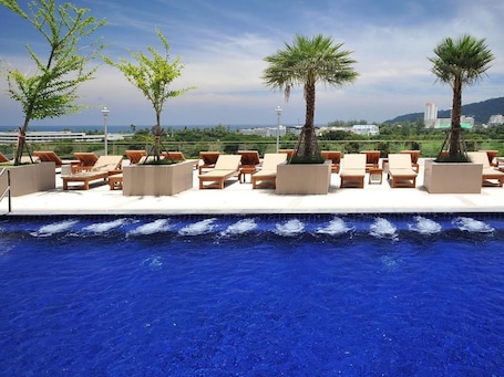 Indoor pool, 3 outdoor pools, pool umbrellas, sun loungers