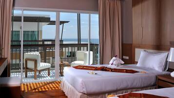 Family Suite | Hypo-allergenic bedding, minibar, in-room safe, desk