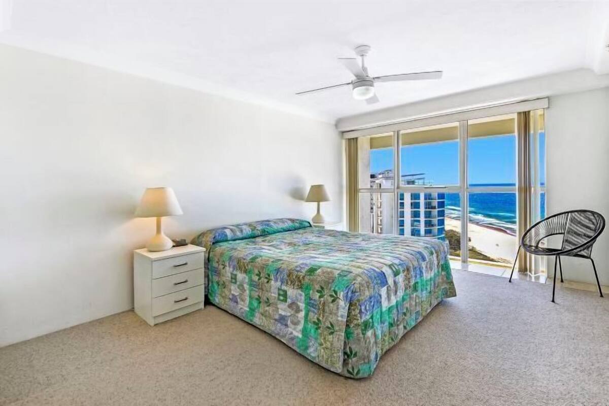 Iron/ironing board, cribs (surcharge), rollaway beds (surcharge)