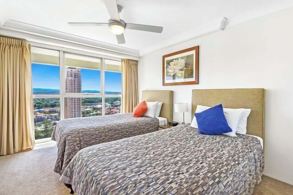 Iron/ironing board, cribs (surcharge), rollaway beds (surcharge)