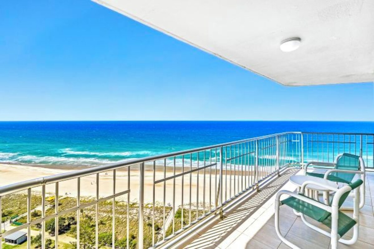One Bedroom Apartment with  Superior Ocean View