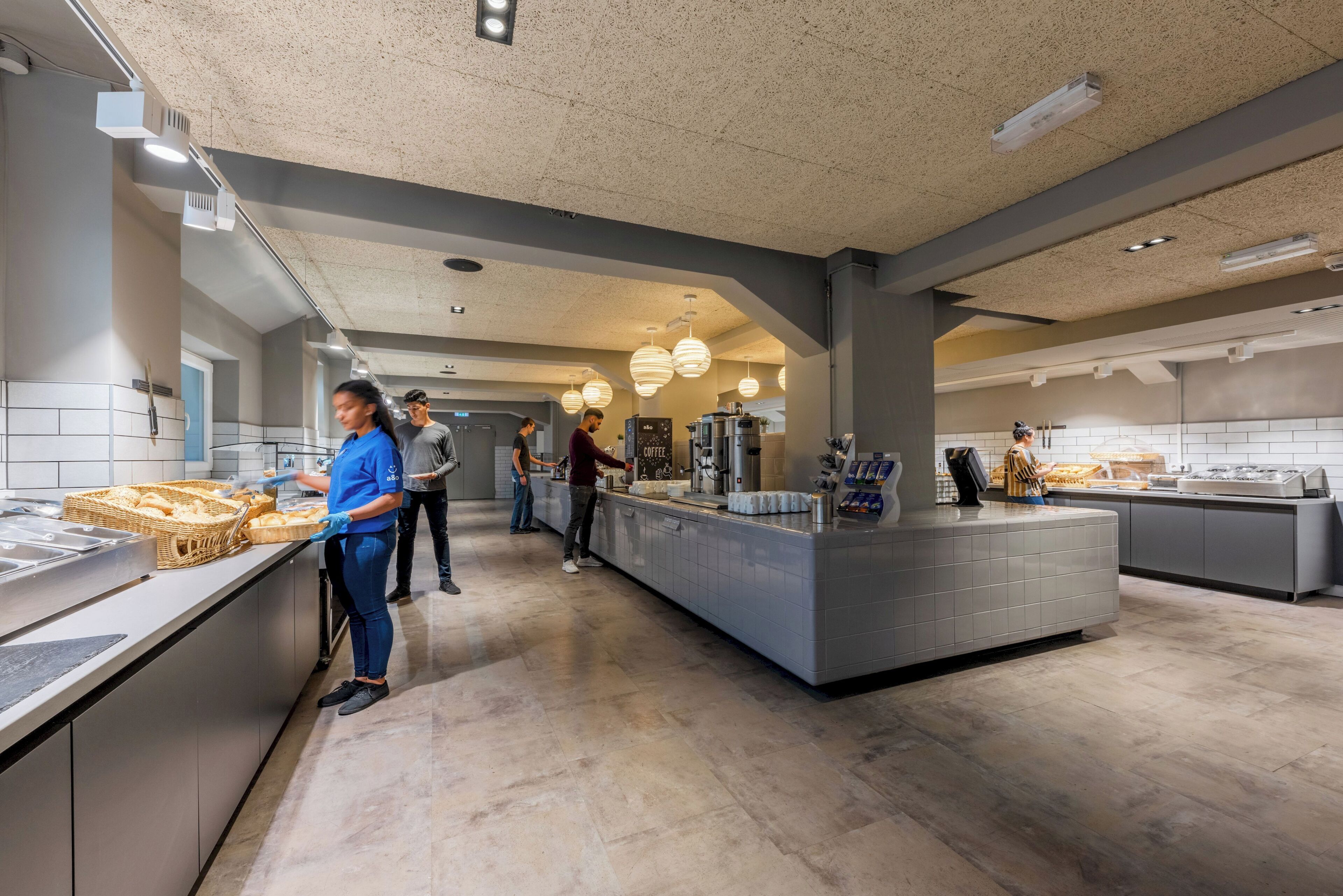 Tägliches Frühstücksbuffet (11.90 EUR pro Person)