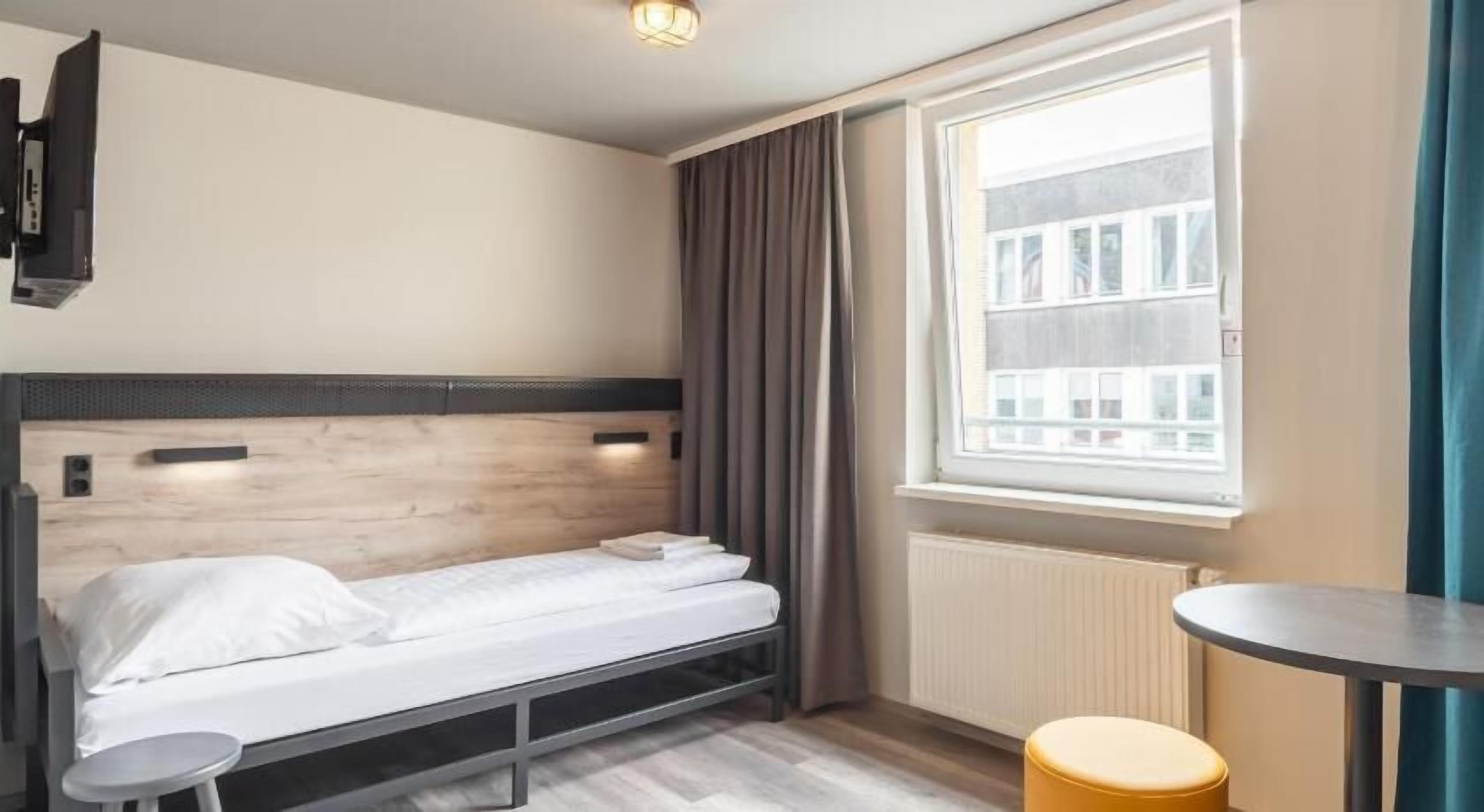 In-room safe, free WiFi, bed sheets