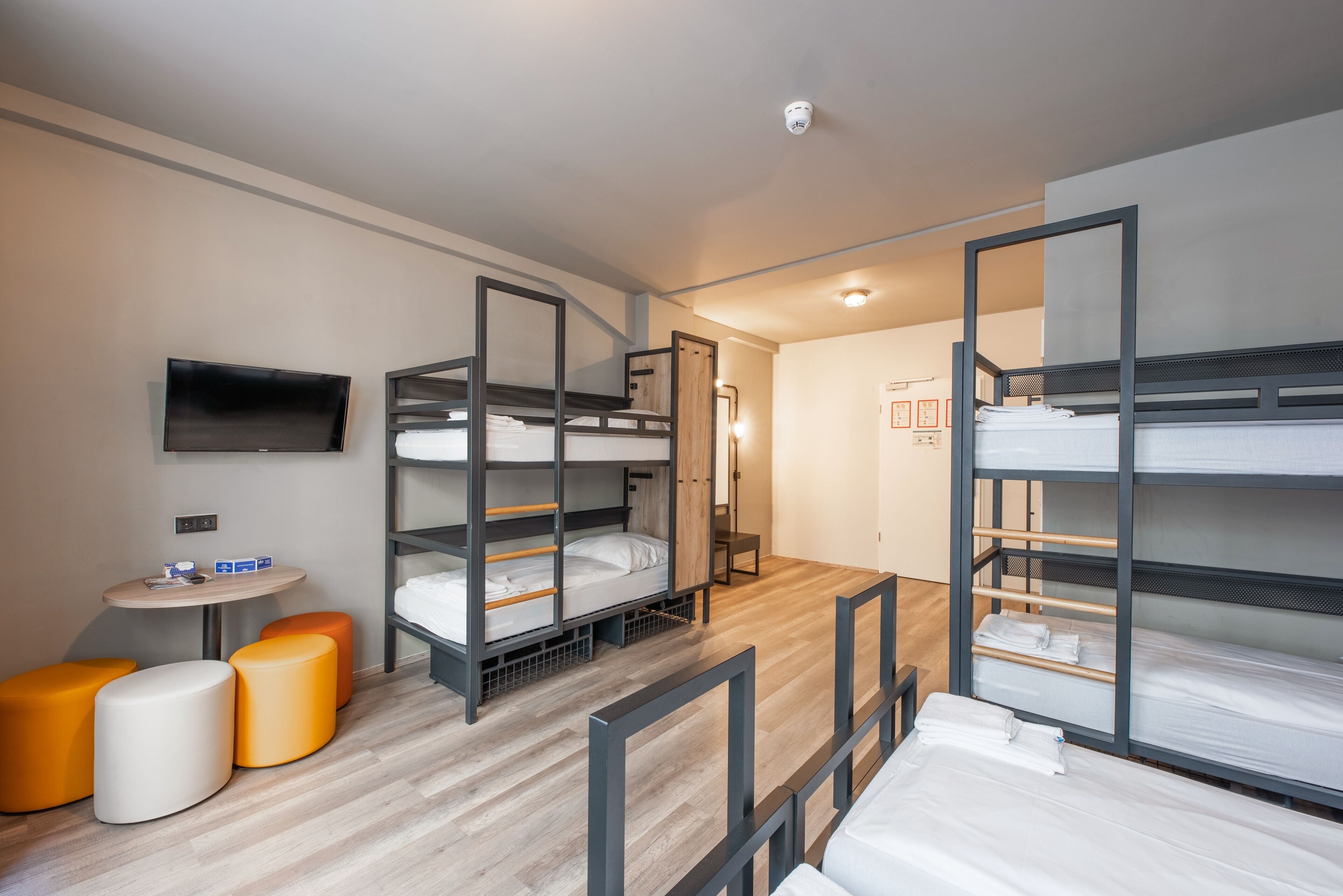 Een kluis op de kamer, gratis wifi, beddengoed