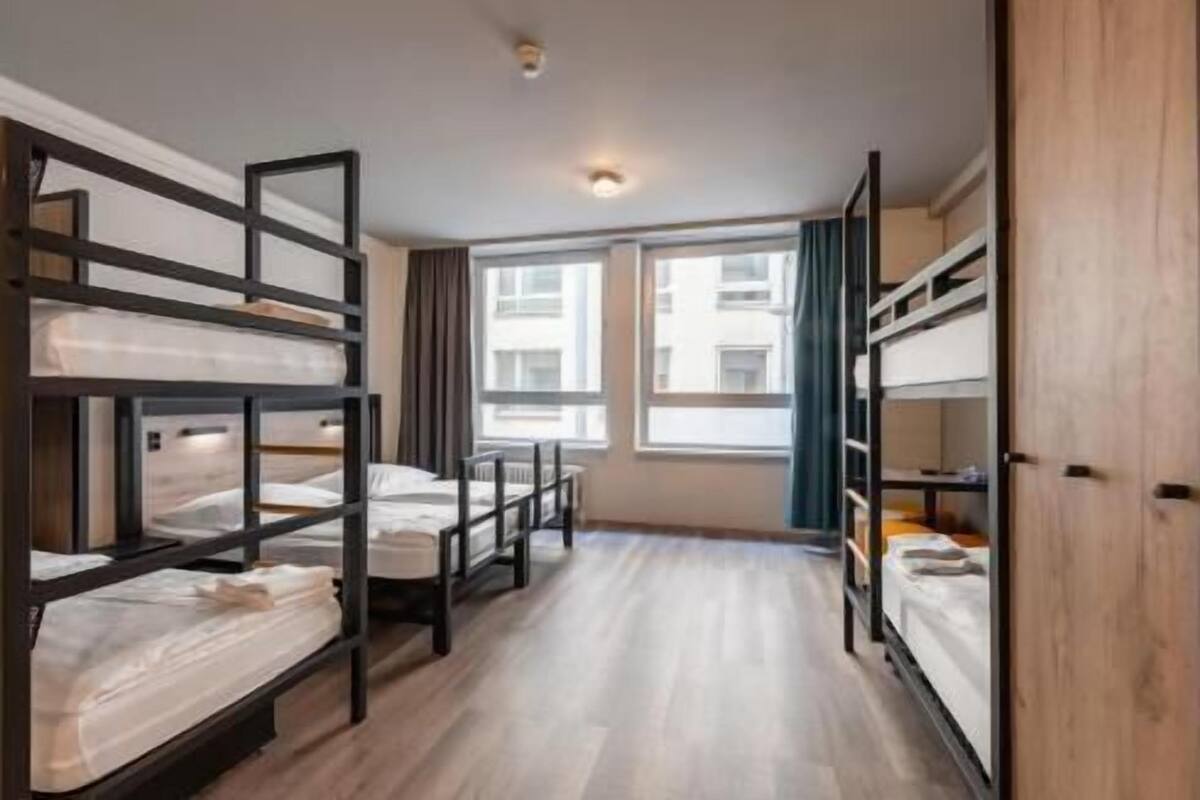 In-room safe, free WiFi, bed sheets