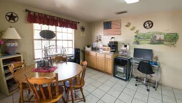 Free daily continental breakfast