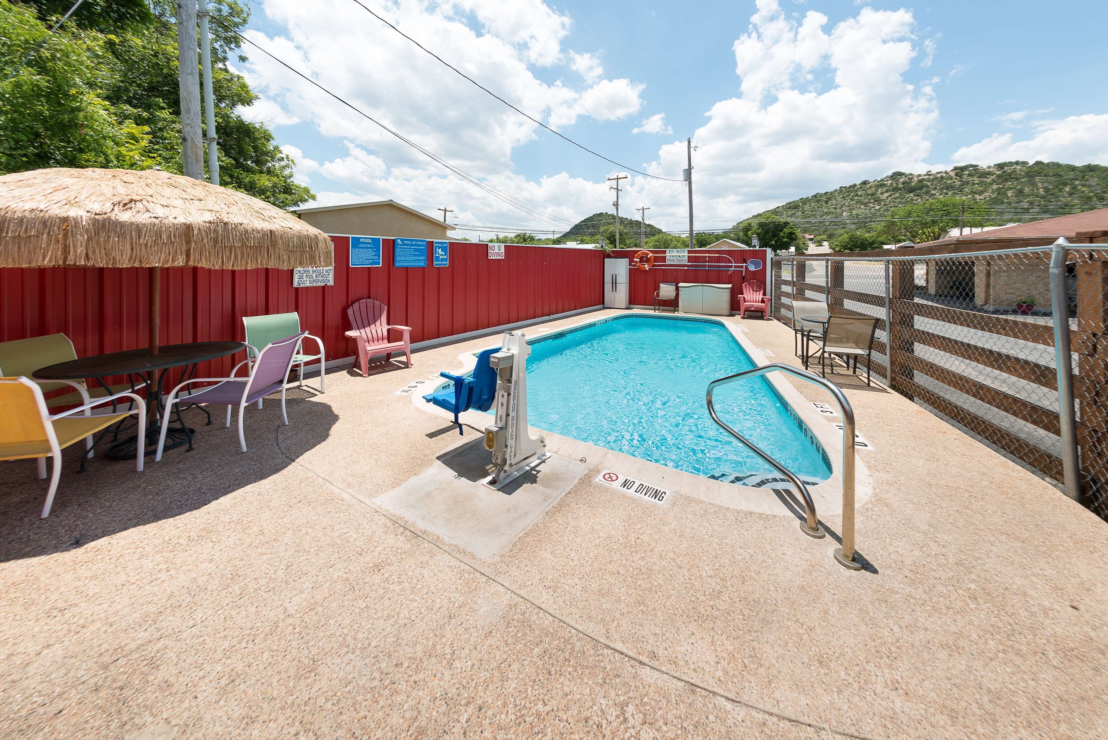 Seasonal outdoor pool, open 8:00 AM to 10:00 AM, pool umbrellas
